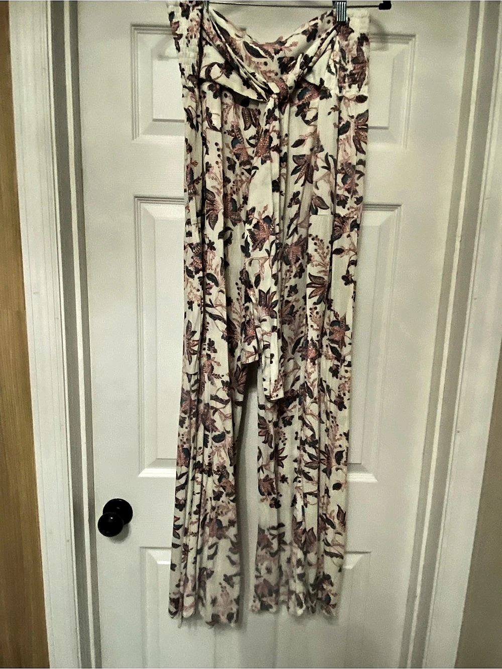 Rocks & Indigo Floral Maxi Dress in Cream & Pink Size Large Like New